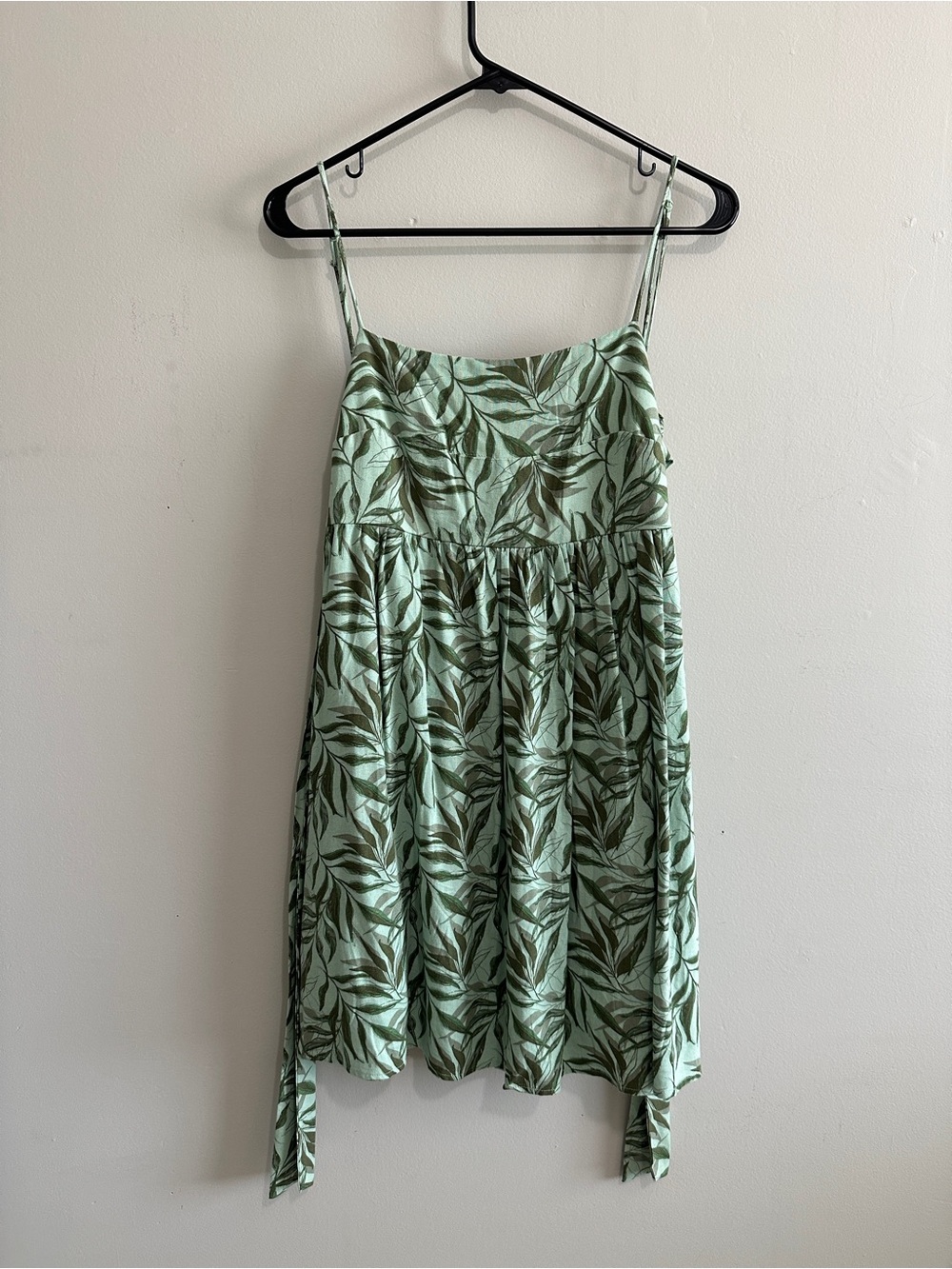 Francesca's Mint Green Leaf-Print Spaghetti Strap Dress